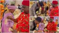 Wedding MC impresses bride's father, the Igbo man pulls out bundle of dollars and sprays him in video