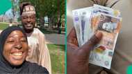 UK-based man weeps over touching note his younger sister left him with some cash, displays them