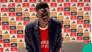 "Banter material": Nigerian comedian visits Chelsea trophy cabinet, attempts to 'steal' titles for Arsenal
