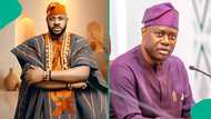 Odunlade kneels to greet Oyo governor Seyi Makinde at event, video sparks mixed reactions