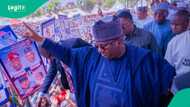 Gwamnan Kebbi ya samu tikitin APC, zai nemi wa'adi na 2 a zaben 2027
