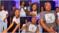 Old dad dances with his 2 young pretty daughters to this popular Nigerian song (video)