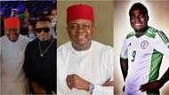 Super Eagles legend arrives Oba in style for Obi Cubana’s mom’s burial as he 'endorses' billionaire as Anambra next governor