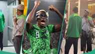 AFCON 2023: Osimhen’s reaction as ragged man pranks him and other Eagles stars buzzes internet