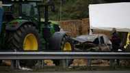 Woman dies when car rams French farmers' roadblock