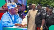 Mamaki ya kama ƴan Najeriya bayan ganin kwamishinan yan sanda a taron Tinubu, APC
