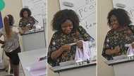 “It means a lot to her”: Lady approaches her lecturer, gives her short letter, makes her smile