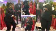 Groomslady causes bride and groom to pause as she scatters dance floor with fine legwork in viral video