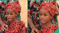 Girl casts news excellently using Igbo language, spices it with complicated proverbs in public