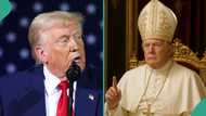 Kiristoci sun fusata, sun yi Allah wadai da Trump kan sanya kayan Fafaroma