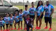How does dad feed them? Cute photo of large family of 7 girls, 1 boy with pregnant mom generates reactions