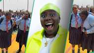 Teni pulls a surprise visit at her alma mater Apata Memorial, rocks school uniform, sponsors a pupil’s fee