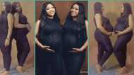 Identical twins who got pregnant at the same time deliver baby girls, video melts hearts