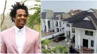 Popular American comedian Dave Chapelle confesses that American rapper Jay-Z has houses in Ghana