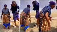 Old woman in native wrapper uses olden days style to win waist dance, defeats young daughter-in-law in video