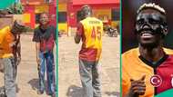 Man who disguised as footballer Victor Osimhen gets lady's attention in seconds, her reaction trends