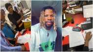 "Who comot money inside my account?" Man storms Nigerian bank, challenges workers to give him answer in video