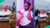 Nigerian man proposes to girlfriend on her sign-out day, she happily accepts, video goes viral