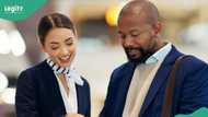 “She did not know how to react”: Flight assistant leaves female passenger hanging to watch football