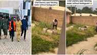"Una no contribute na": New video shows Chef Dammy fetching water from well all alone, many react