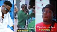 "U think u get money pass me?" Man drags Wizkid after getting snubbed, shares video of singer ignoring him