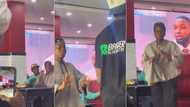 Smart Nigerian man plays trick on cheating girlfriend after catching her with side boo at restaurant, video trends