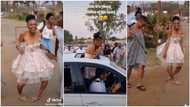 "She's beautiful": Video shows lovely moment people celebrate cute lady with bowlegs on her graduation day