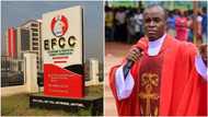 Father Mbaka visits EFCC, sympathizes with anti-graft agency