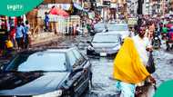 Video: Heavy rainfall in Lagos leads to severe flooding, vehicles, commuters stranded