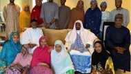 Hoton tsohon sarkin Kano Sanusi II da iyalansa bayan saukarasa daga mulki da ya kayatar da mutane
