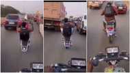 Video captures man using okada like power bike, he rides it on busy road with 1 tyre, people react