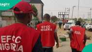 Jami'an EFCC sun faɗa tarkon da ba su yi tsammani ba, an yi masu ruwan wuta