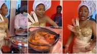 “I wanna chow”: Gospel singer Mercy Chinwo cries for food in cute video during engagement ceremony in PH