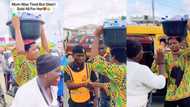 "More grace to mothers": Young man collects bucket filled with drinks from old woman, helps her sell
