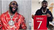 Davido: Manchester United present jersey with club's iconic number 7 to OBO, many react: "They have a striker"