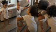"Teaching her self love": Mum stares in awe as little daughter kisses her reflection in mirror, video trends