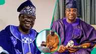 Juju meets Fuji: Chief Ebenezer Obey pays KWAM 1 condolence visit, prays for him in video