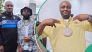 Isreal rocks Davido's multi million naira diamond chain: "See friendship way dat girl one spoil"