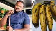 Maybe he bought it online: Hilarious reactions as Mofe Duncan shares photo of plantain he bought for N6k