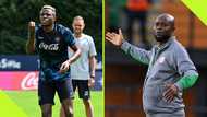 Finidi vs Osimhen: Football expert weighs in on forward's apologising to former Super Eagles coach