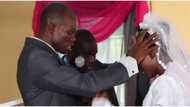 "This is not normal": Reactions as groom lays hands on bride during wedding, speaks in tongues
