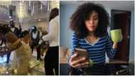 Bridesmaid steals show at lady's wedding with dance moves, twerks barefooted on man in video, many react