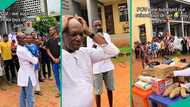 Nursing students shower elderly bus driver with gifts in video: "It's good to be good"