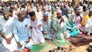 Hotunan yadda jama'ar Zaria suka yi wa 'yan bindiga sallar Al-Qunuti