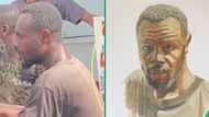 Nigerian artist shares video of himself drawing a man in taxi, gifts him with portrait