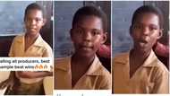 "He sounds like Akon": Young boy in school uniform sings melodiously in class, video of his performance trends