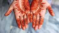 Beauty and allergies: Lady shares video of skin reaction after getting henna tattoo