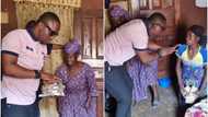 Nigerian man visits poor woman, gives her N400k, she breaks down in joy, video stirs emotions on social media