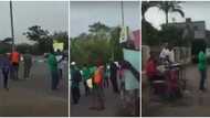 Nigerian man organises music concert in front of bank for debiting him wrongly, his fans gather in viral video