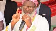 Rashin tsaro: Bidiyo ya bayyana yayin da Sheikh Gumi ya ziyarci mahaifar Sunday Igboho